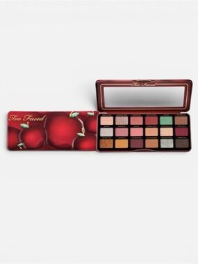LIMITED EDITION TOO FACED SPARKLING APPLEY IN LOVE EYESHADOW PALETTE